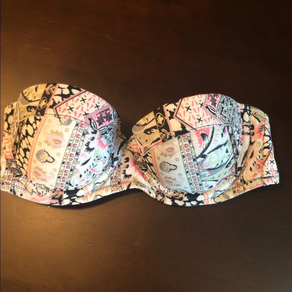 Victoria’s Secret Bikini Top 32b